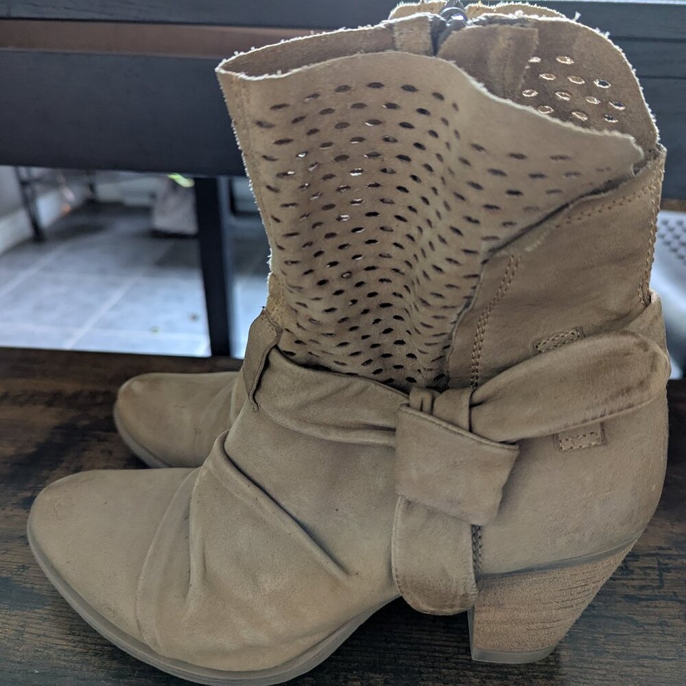Mjus boots made in Italy